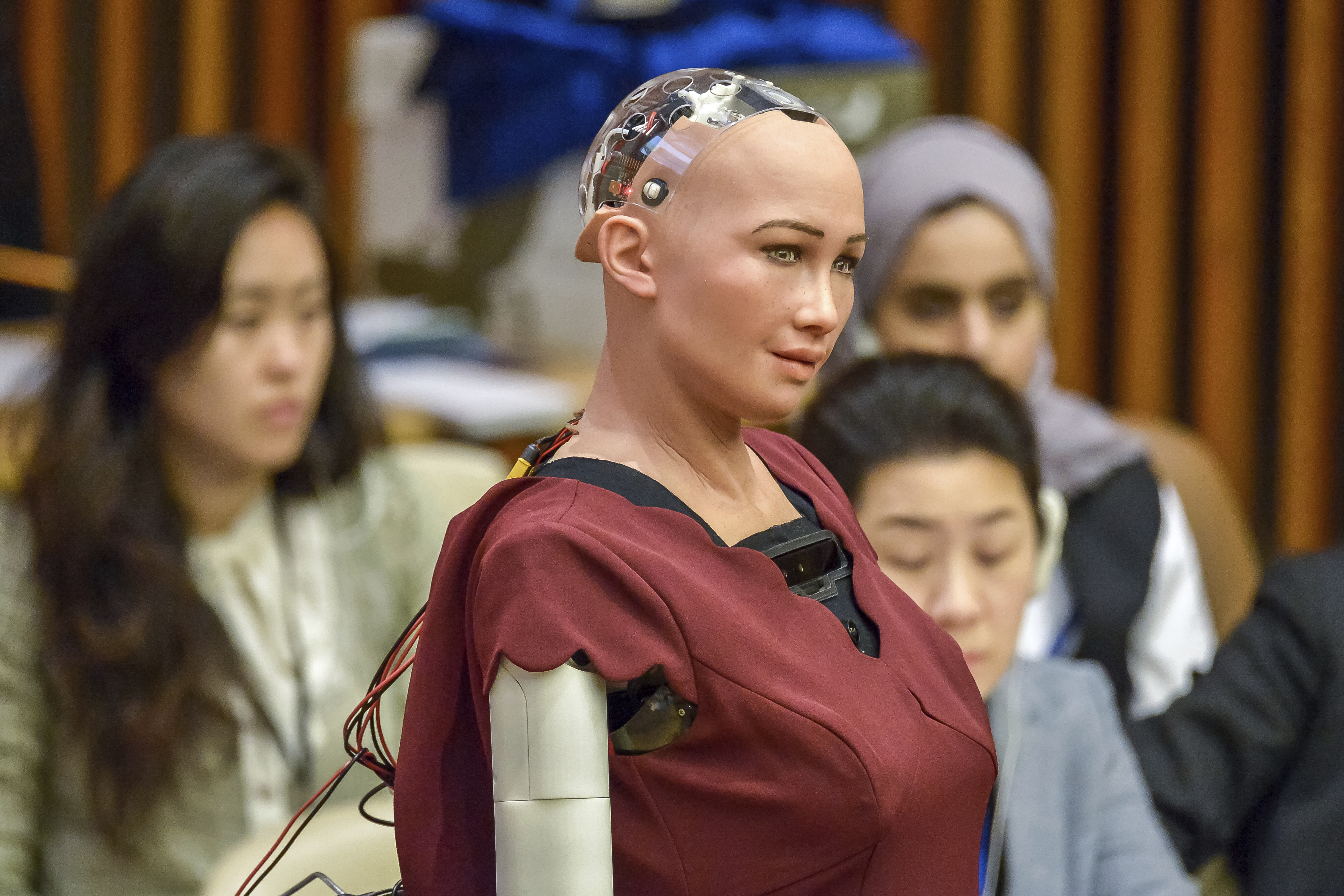 ▲▼第一個拿到公民身份的AI機器人Sophia。（圖／達志影像／美聯社）