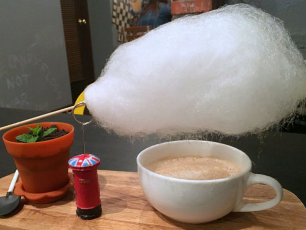 「雲朵可可」上市！棉花糖絲落進杯裡　口味是京都的雨呀(圖／取自SoraNews24)