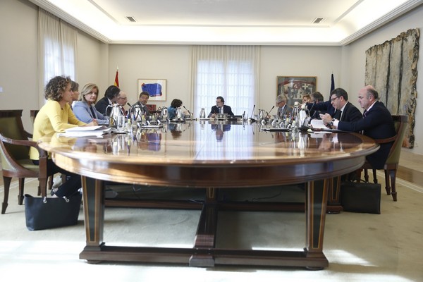 ▲西班牙首相拉荷義（Mariano Rajoy）召開內閣緊急會議。（圖／翻攝自Mariano Rajoy推特）
