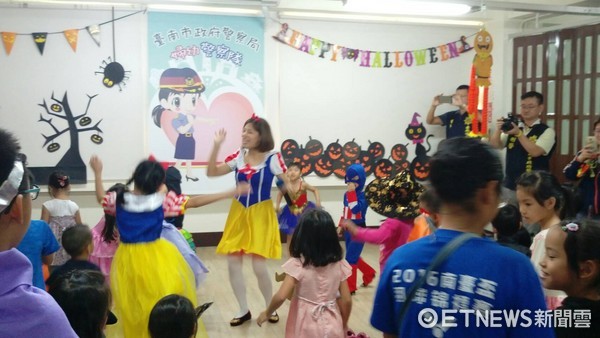 ▲台南市婦幼警察隊也在28日周六下午，首次舉辦「婦幼萬聖派對」，邀請小朋友及家長到婦幼隊駐地同歡。（圖／警方提供）