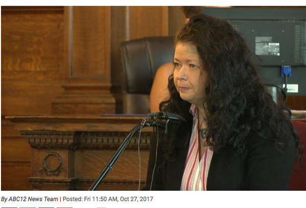 ▲▼46歲的美國女子羅森為了想盜領智能障礙妹妹的社會救助金，竟將她關進衣櫃裡長達7年。（圖／翻攝自《ABC 12》）