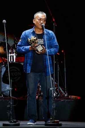 本屆金音獎大贏家是台語歌手謝銘祐、憑著《舊年》專輯拿下3獎。