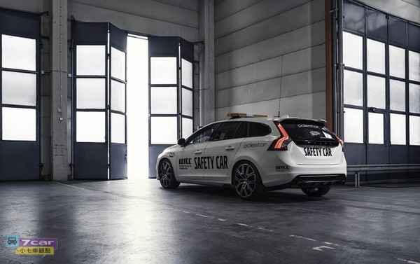 碳纖維更帥氣，新年式 Volvo V60 Polestar WTCC Safety Car 前導車