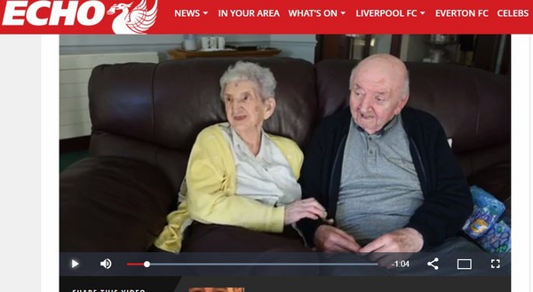 80歲繼續當媽寶　為了照顧他...98歲老母一起住養老院。（圖／翻攝自英國Liverpool Echo）