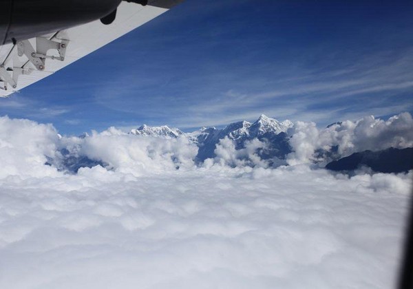 飛航途中，沿途盡是喜馬拉雅山脈之美。