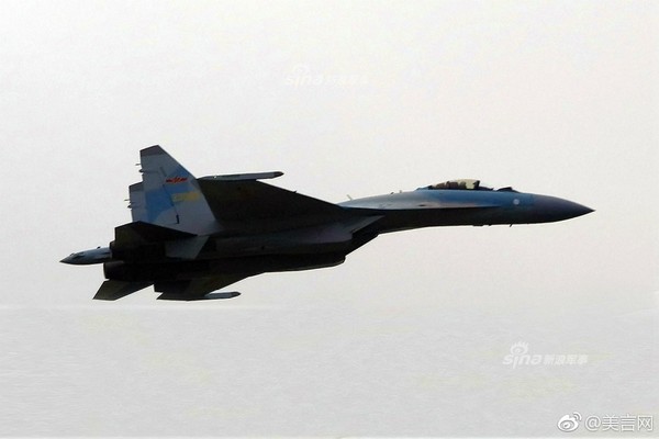 中國已接收向俄羅斯購買的第二批10架蘇-35戰機，未來很可能扛起對抗日本F-35A重責。（圖／翻攝自新浪軍事）