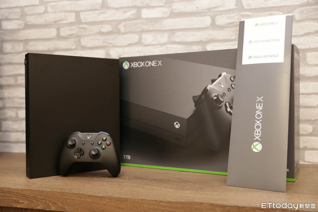 最速開箱看這篇！地表最強主機 XBOX ONE X 動手玩（圖／記者樓菀玲攝）