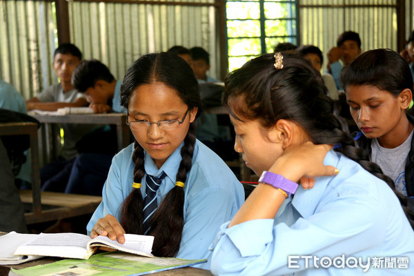 ▼尼泊爾15歲的甘嘉為改善童工、童婚議題發聲。（圖／世界展望會提供）