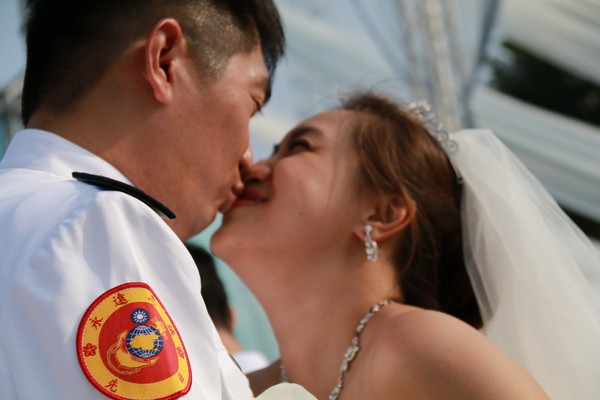 ▲▼海軍106年官兵聯合婚禮。（圖／海軍提供）