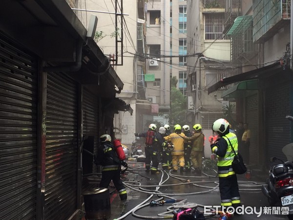 ▲▼民權東路火警。（圖／記者張曼蘋攝）