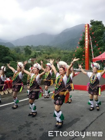 台東縣長濱鄉南北溪大橋重建工程，由台東縣政府陳明仁秘書長等人舉行動土典禮，工期為330日曆天，預計在107年10月完工通車。（圖／台東縣政府提供）