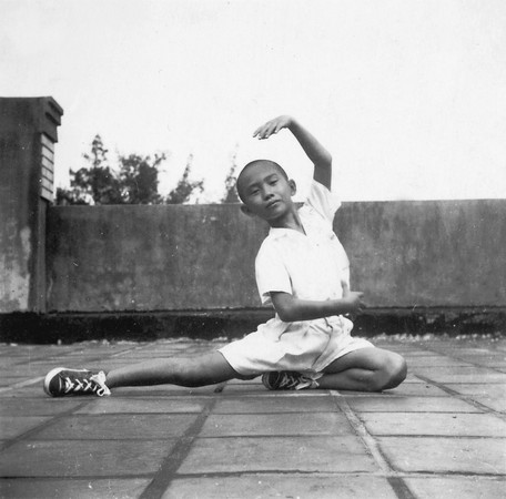 林懷民小時候看了芭蕾舞電影《紅菱豔》就愛上舞蹈。（雲門提供）