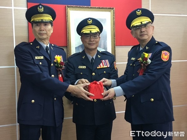 ▲台南市警二分局卸、新任分局長交接布達典禮。（圖／警方提供）