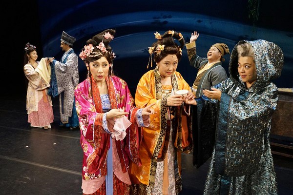 春河劇團2016年復出作《我妻我母我丈母娘》，郎祖筠找來方芳共同執導演出，至今共演出27場。（春河提供）