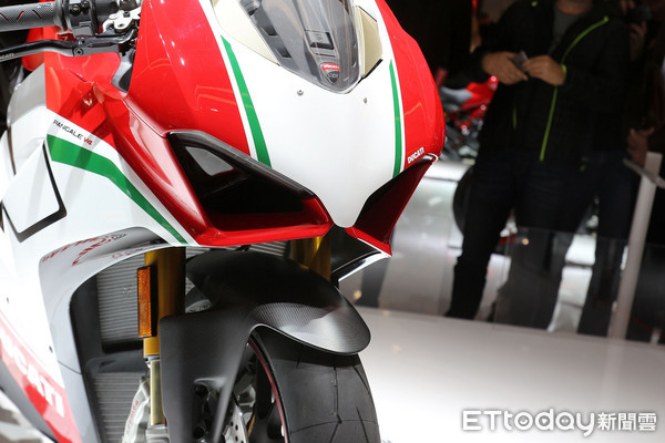 ▲2017米蘭車展／賽車動力植入！Ducati發表Panigale V4。（圖／記者張慶輝攝）