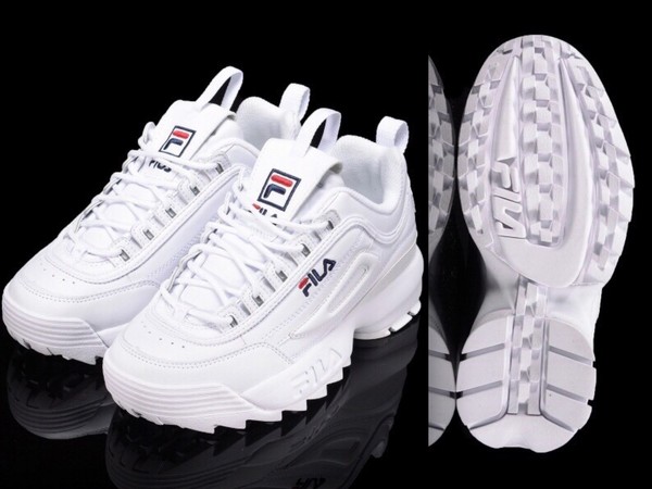 ▲金裕貞、IU愛鞋FILA DISRUPTOR 2。（圖／FILA提供）