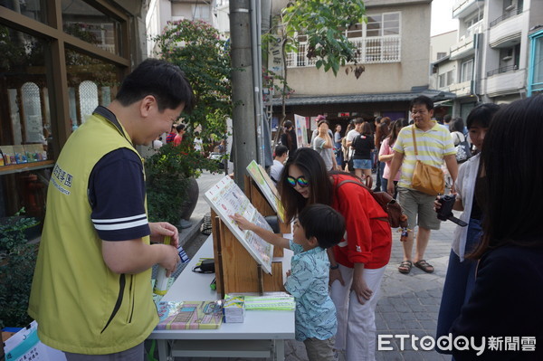 ▲台南市政府交通局，前進5大交通寧靜區鄰近學校、鄰里、商圈，辦理「交通安全我最行」巡迴宣導活動。（圖／交通局提供）