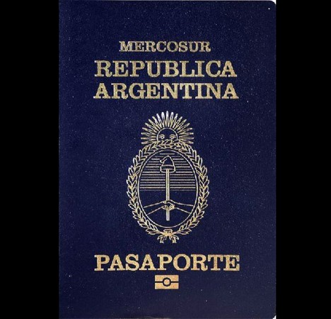 ▲▼阿根廷護照。（圖／維基百科）