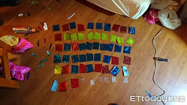 ▲▼警方在摩鐵房間內發現陳男等人開毒趴。（圖／記者陳豐德攝）