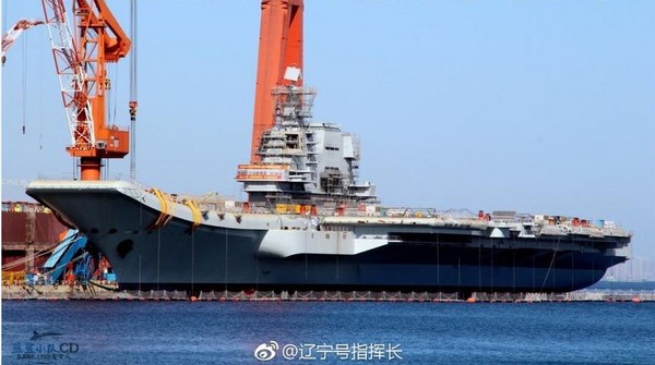 ▲▼中國在大連市建造的首艘航母「001A」型，正在加裝「相控陣雷達」。（圖／翻攝自遼寧號指揮長微博）