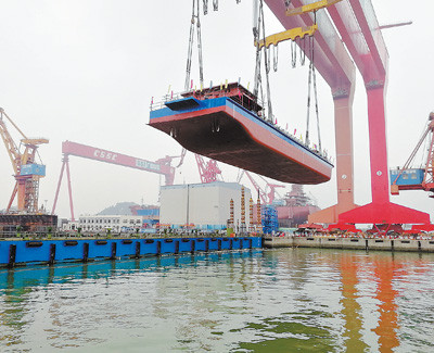 ▲▼世界首艘2000噸級純電動自卸鋼質貨船舉行下水儀式。（圖／取自人民網）