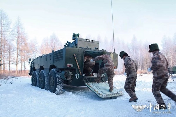 ▲▼解放軍新款6x6輪式裝甲車，型號尚未公布。（圖／翻攝自中國軍網）
