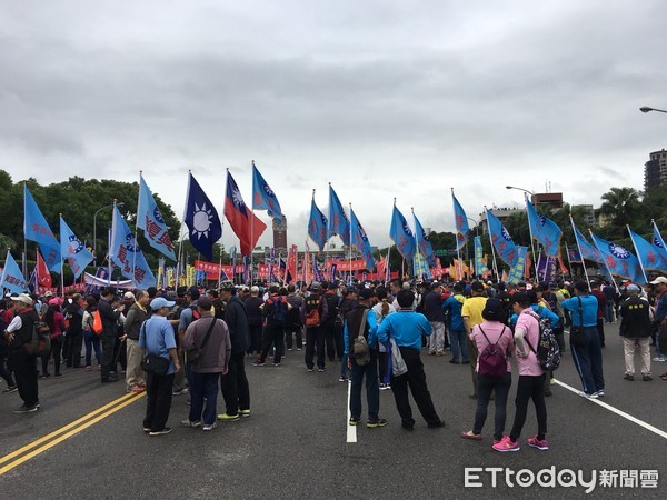 ▲▼八百壯士抗議軍人年改。（圖／記者徐政璿攝）