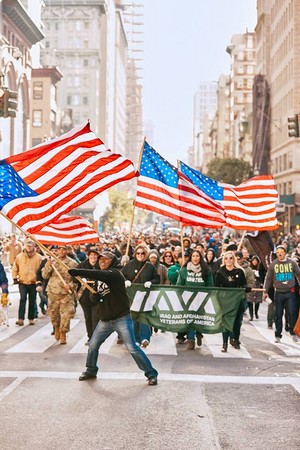 ▲▼IAVA在紐約遊行慶祝1111老兵節。（圖／翻攝自IAVAFB）