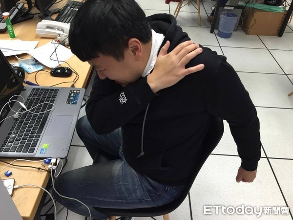 肩膀痛,旋轉肌受傷。（圖／記者趙于婷攝） 