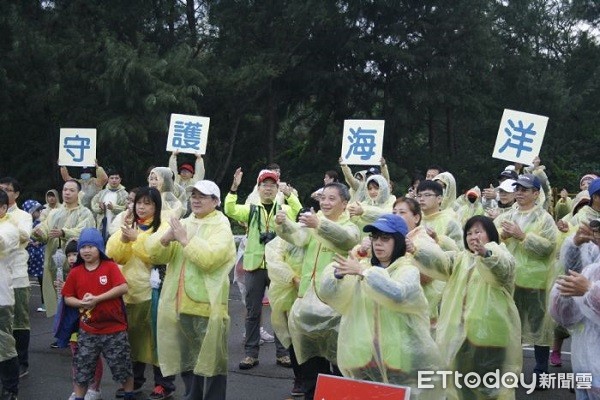 ▲桃園市環保局舉辦「牽手淨灘，海好有你」淨灘活動。（圖／桃園市環保局提供）