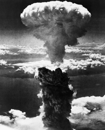 ▲▼第二次世界大戰末，美軍對日本長崎市發射原子彈。（圖／達志影像／美聯社）