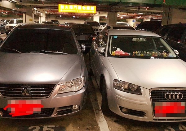 ▲▼「這就是台北人的停車技術」狠酸隔壁奧迪…他PO網公審被嗆爆。（圖／爆料公社）