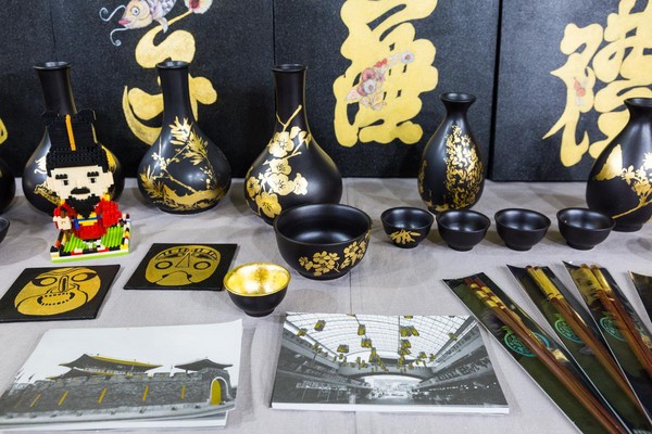 金箔體驗場展示的工藝品，畫工精細。