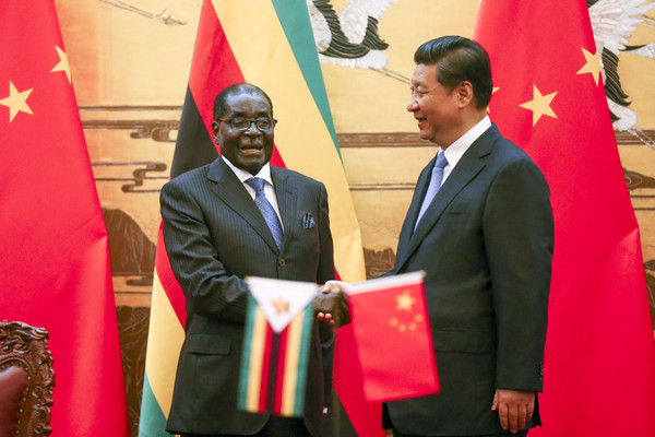 ▲▼辛巴威93歲總統穆加比（Robert Gabriel Mugabe）下台，與中國拖不了關係。（圖／達志影像／美聯社）