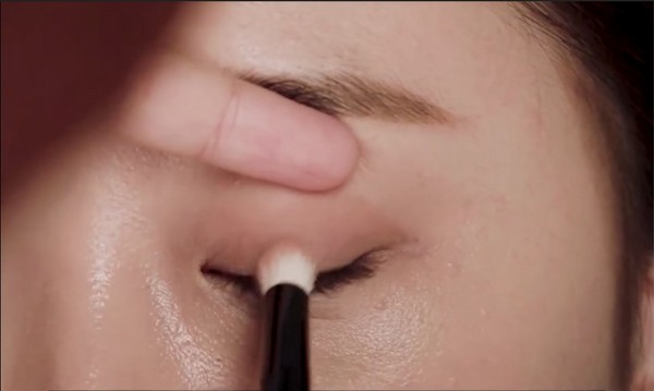 ▲韓星彩妝師公開8步驟眼睛放大術。（圖／翻攝自YouTube@JUNGSAEMMOOL）