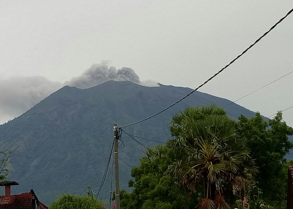 ▲▼ 峇里島火山爆發！印尼批新加坡「反應過度」。（圖／達志影像／美聯社）