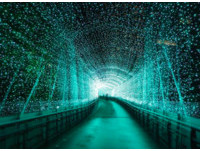 掉進Tiffany綠銀河隧道！新北耶誕城必拍4條夢幻燈海