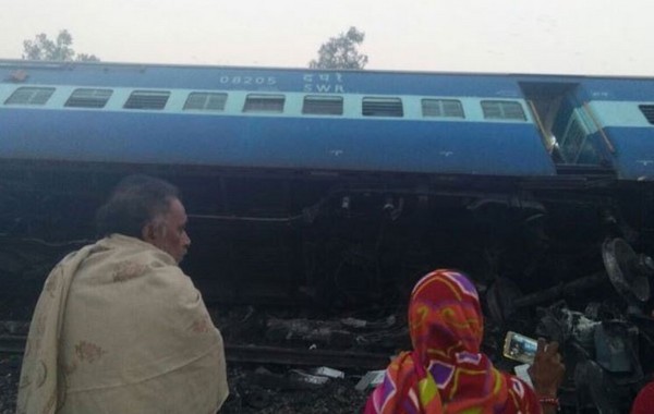 ▲▼ 印度火車13節脫軌！至少3死10傷。（圖／翻攝自推特／@ThePoliticalIn1）