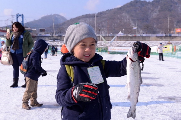 ▲韓國冬日慶典必玩。（圖／東南旅遊、七逗旅遊網）