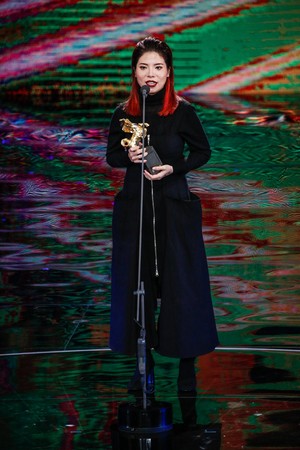 李宜珊導演以《亮亮與噴子》榮獲最佳劇情短片獎。
