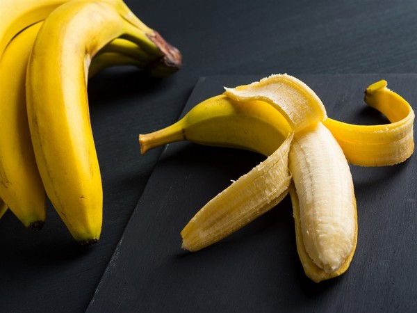 香蕉會骨鈣流失、筋骨痠痛不能吃？5大迷思你也信？（圖食力提供）