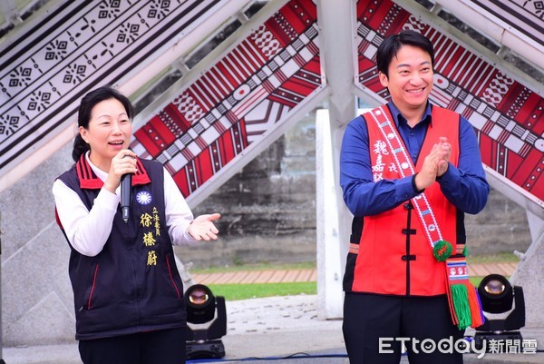 為培育原住民青年人才，並提升部落事務公共參與力，花蓮市公所成立原住民Kapah青年團，由市長魏嘉賢授旗正式成立。（圖／花蓮市公所提供）