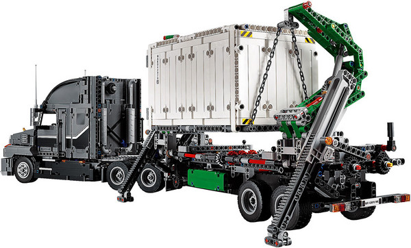 ▲霸氣美式拖車頭自己組！樂高推出MACK卡車聯名積木。（圖／翻攝自LEGO）