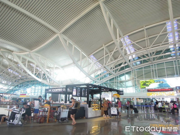▲印尼峇里島丹帕沙Denpasar伍拉·賴國際機場(DPS) Ngurah Rai International Airport。（圖／記者賴文萱攝）