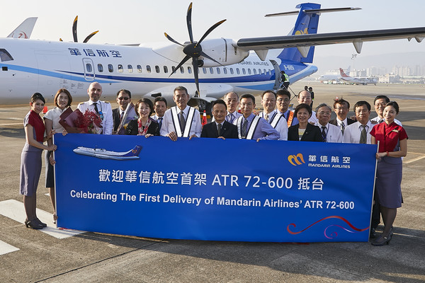 ▲華信航空首架ATR72-600新機抵台，預計明年春節前加入營運。（圖／華信航空提供）