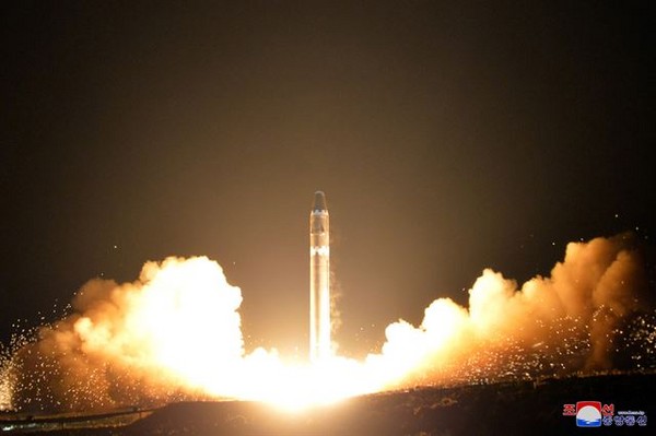 ▲北韓火星-15型導彈試射成功，最高領導人金正恩欣喜若狂。（圖／翻攝自勞動新聞）