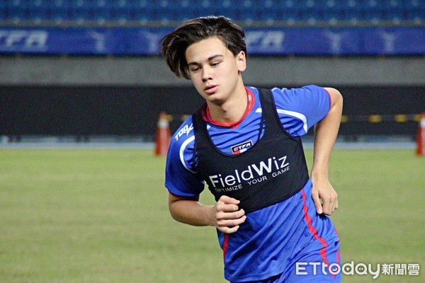Bek Timnas Taiwan U-19, Karl Josefsson