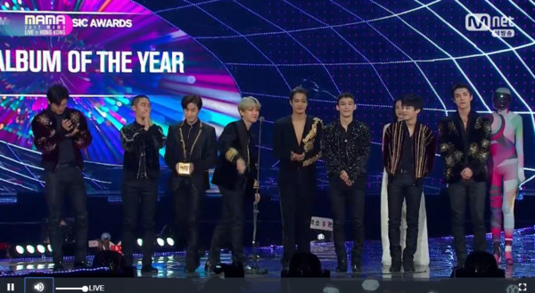 ▲2017MAMA香港場EXO連續5年獲得最佳專輯獎。（圖／翻攝自Mnet）