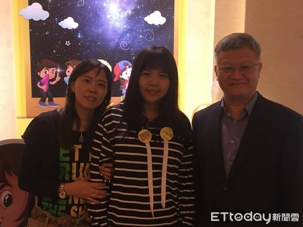 ▲電子耳效果佳　17歲甜美高中生終於可以「講電話」。（圖／記者嚴云岑攝）