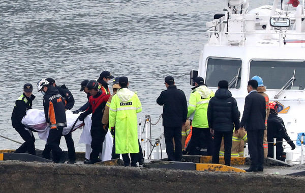 ▲▼南韓船隻仁川外海相撞，13死2失蹤。（圖／達志影像／美聯社）